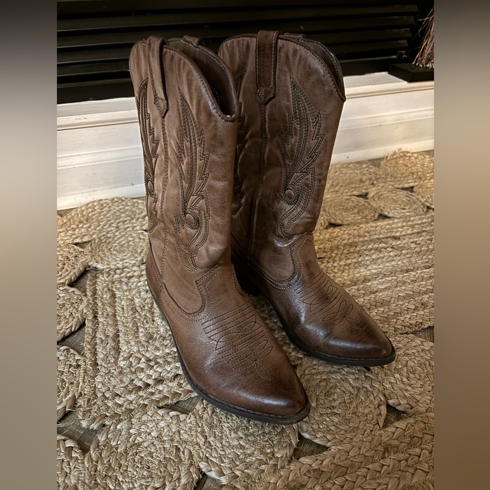 Coconuts by Matisse Brown Embroidered Cowboy Boots